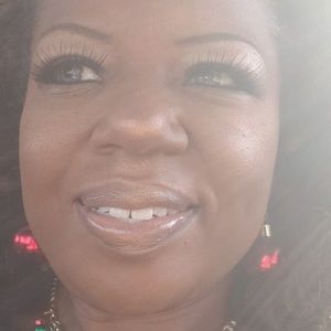 Meet your Posher, Mariel